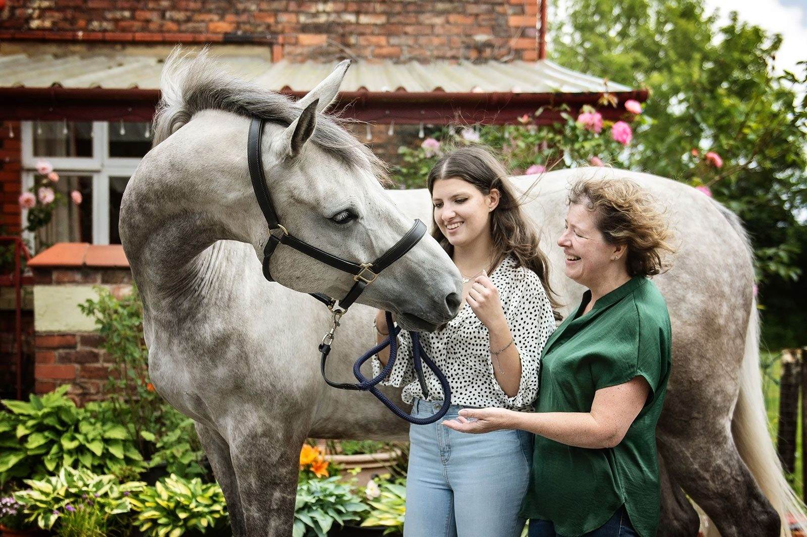 Mother Daughter horse photoshoot